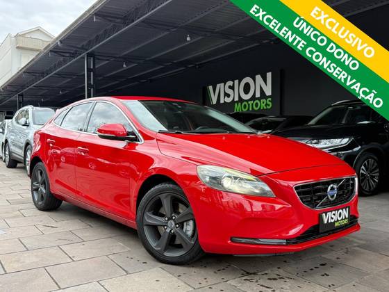 VOLVO V40 2.0 T4 DYNAMIC TURBO GASOLINA 4P AUTOMÁTICO VOLVO V40 2.0 T4 DYNAMIC TURBO GASOLINA 4P AUTOMÁTICO